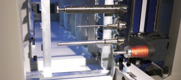 MAM XX Roboter long tool 2 Werkzeugautomation, Werkzeugregalmagazin, Werkzeugmagazin, Werkzeugspeicher, Matrixmagazine, Werkzeugwechsler, Werkzeugspeicherplätze, Regalmagazin, Matrix Magazin
